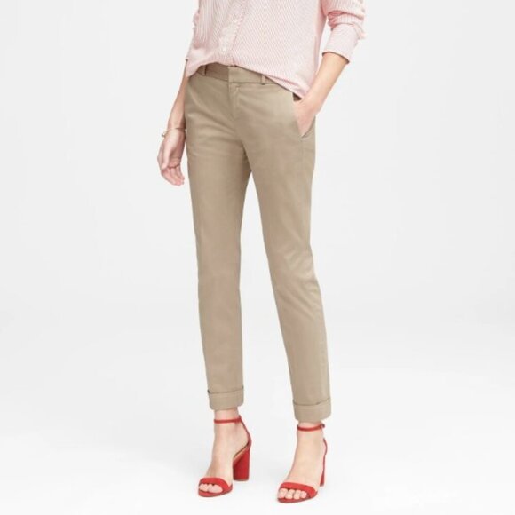 Banana Republic Khaki Avery Straight-Fit Sateen Ankle Pant with Cuff - Size 6 - Picture 1 of 10